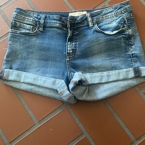 Eunina short denim in M size
